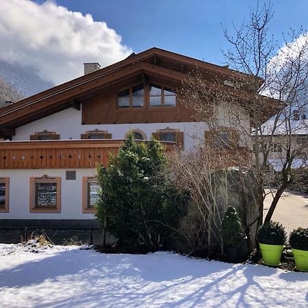 Zur Bruecke Apartments And Rooms - Your Home In Heart Of South Tyrol, With Brixencard And Free Parking Fortezza Exterior photo
